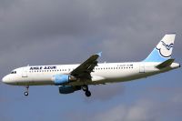 100915_F-GJVF_A320_Aigle_Azur.jpg